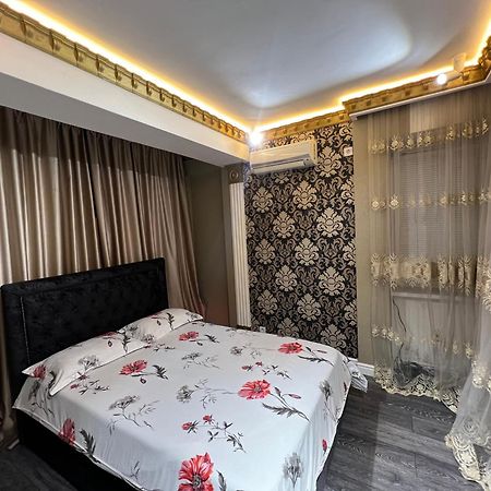 2 Bedrooms Heart Of City Center Chişinău Esterno foto