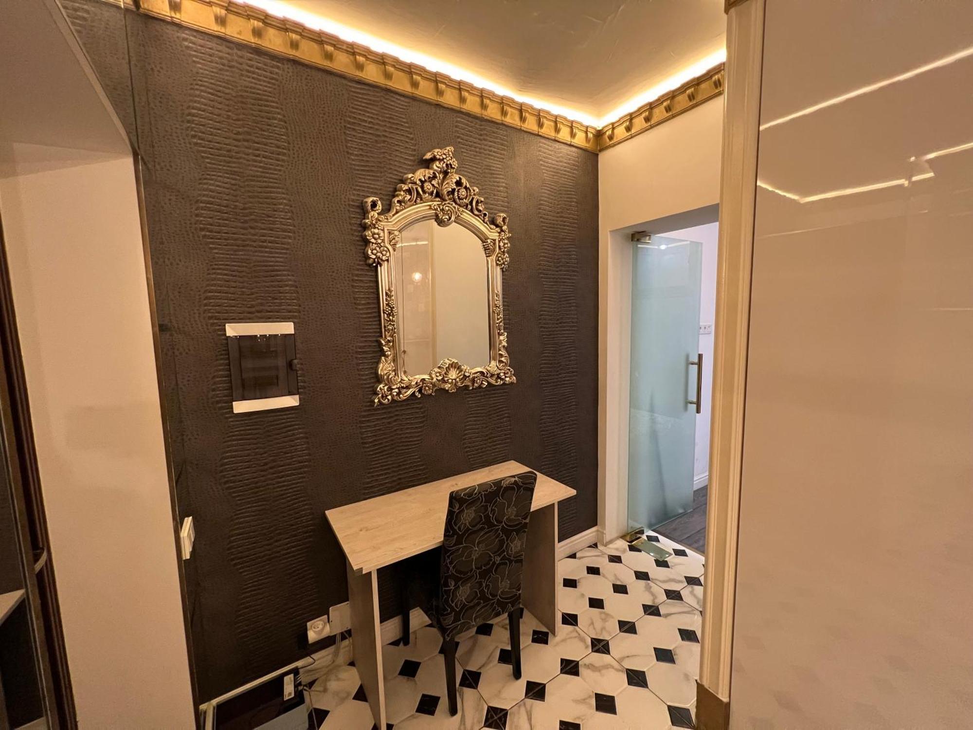 2 Bedrooms Heart Of City Center Chişinău Esterno foto