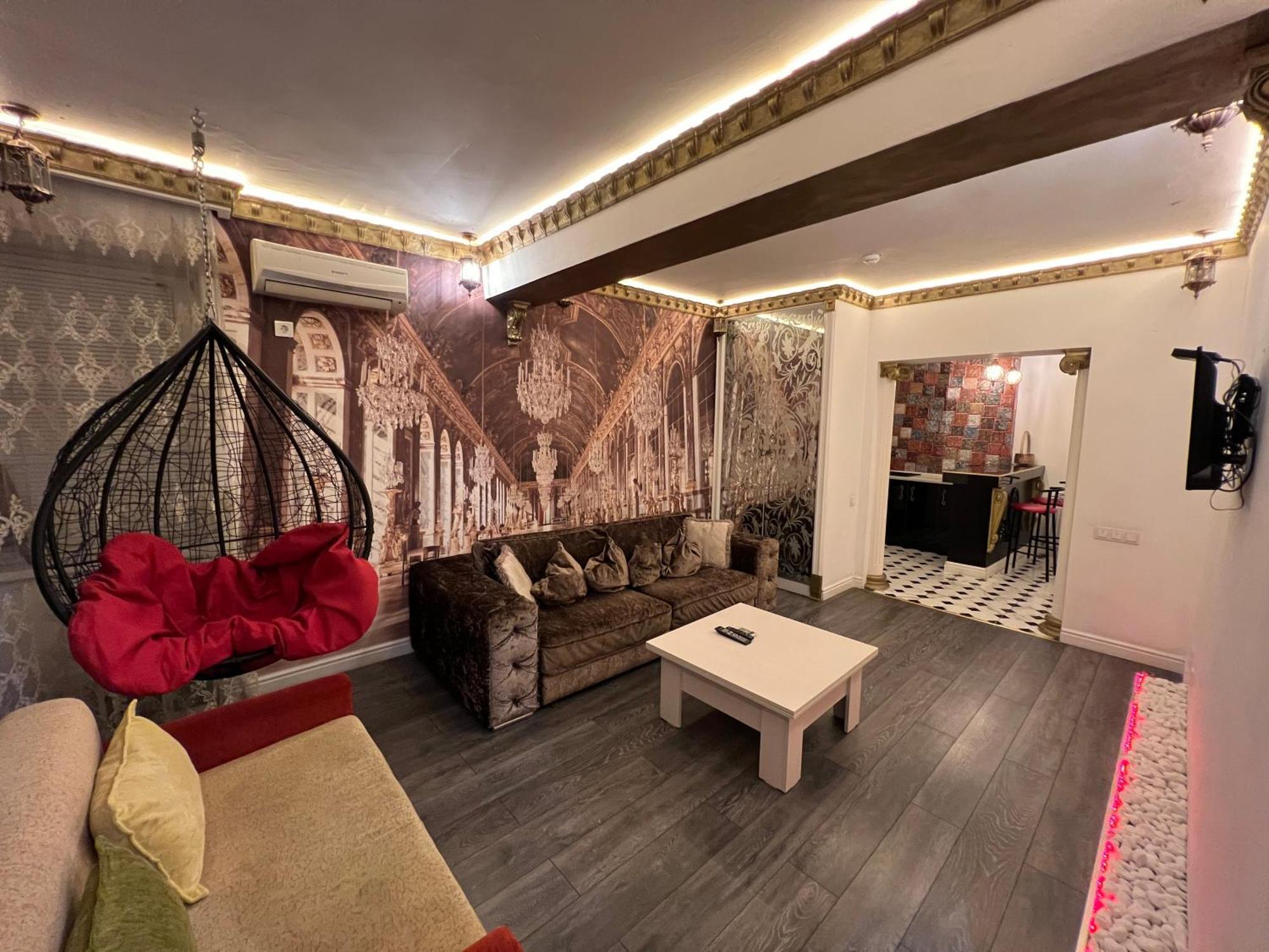 2 Bedrooms Heart Of City Center Chişinău Esterno foto