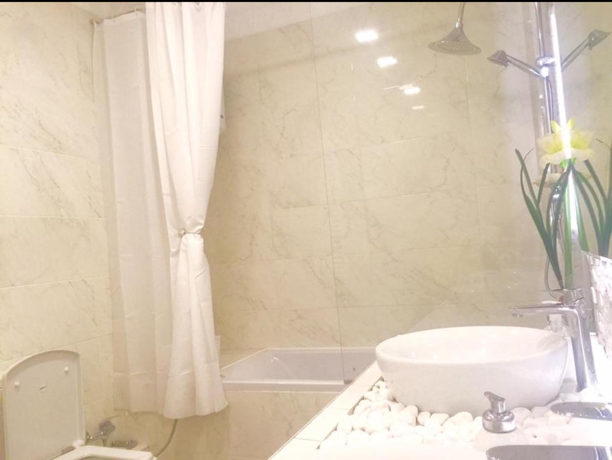 2 Bedrooms Heart Of City Center Chişinău Esterno foto